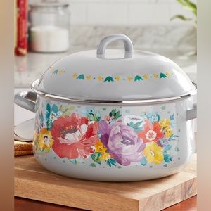 - Dutch oven with lid